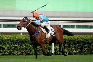 Dances With Dragon (NZ) claims the HK$3.25 million Group Three Premier Plate (1800m) at Sha Tin.